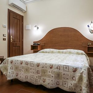 4 Coronati